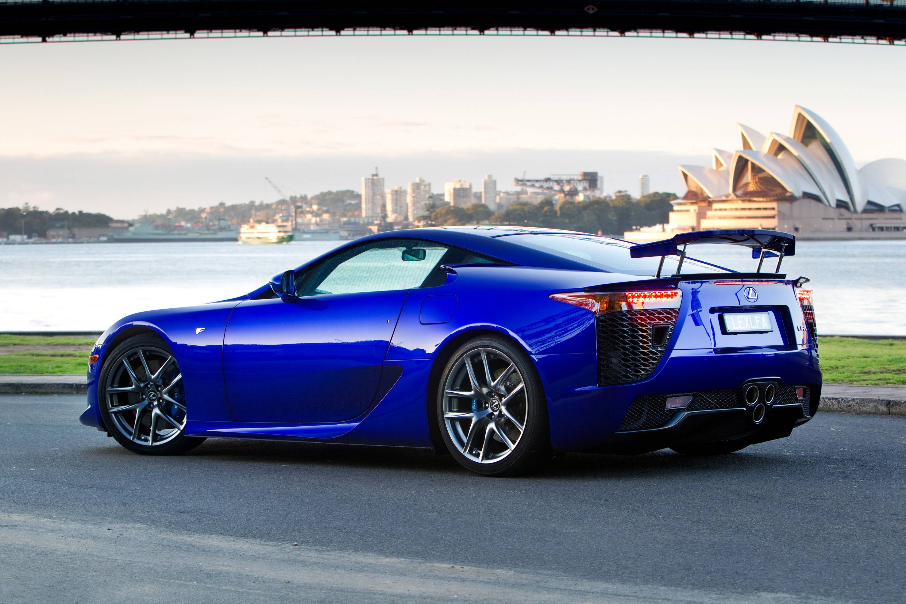 1689692482_myskillsconnect-com-p-foto-lexus-lfa-65.jpg