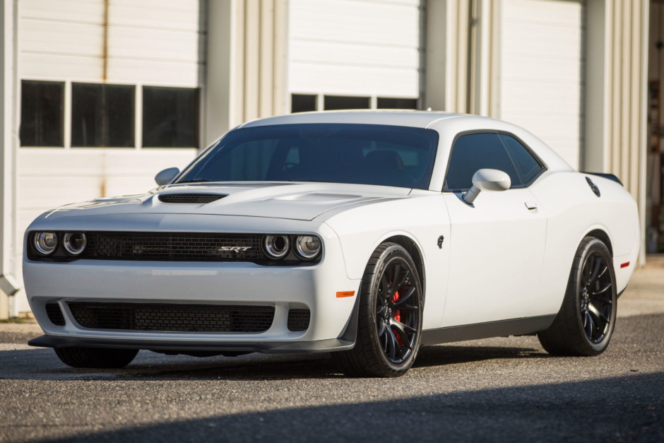 2016_dodge_challenger_srt_hellcat_15868850828a4e81MK4_4386.jpg