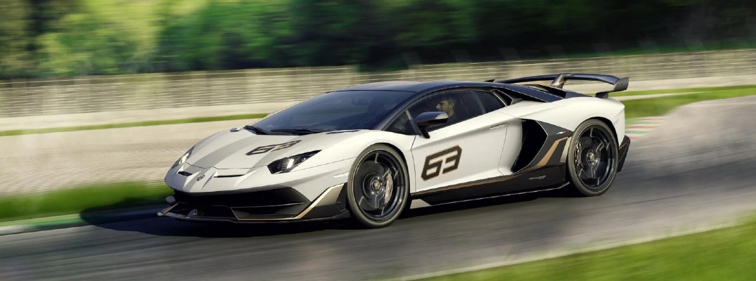 2020-Lamborghini-Aventador-SVJ-racing-on-a-track-motion-blur-view-of-man-inside_o1.jpg