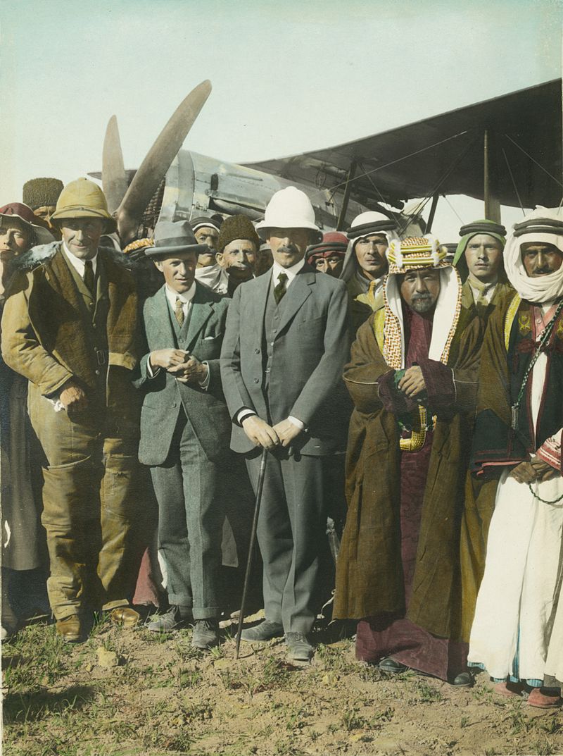 800px-T._E._Lawrence,_Herbert_Samuel,_Emir_Abdullah_-_Amman_1921.jpg