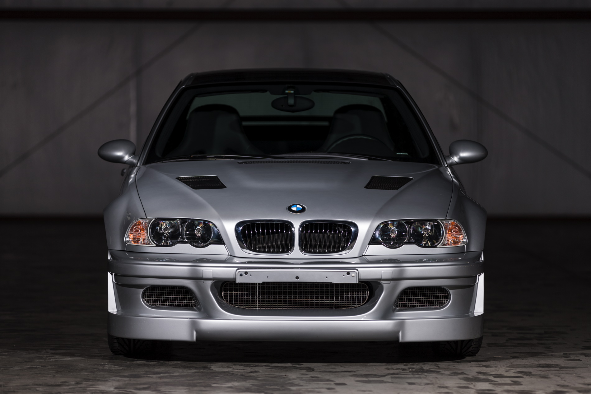 BMW-M3-GTR-Road-version-1900x1200-images-08.jpg