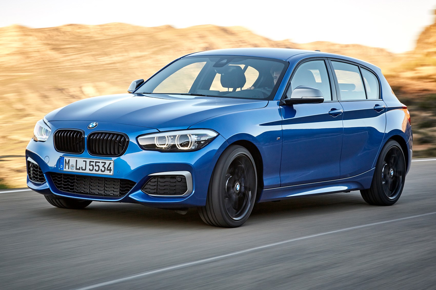 bmw_m140i_2017_01.jpg