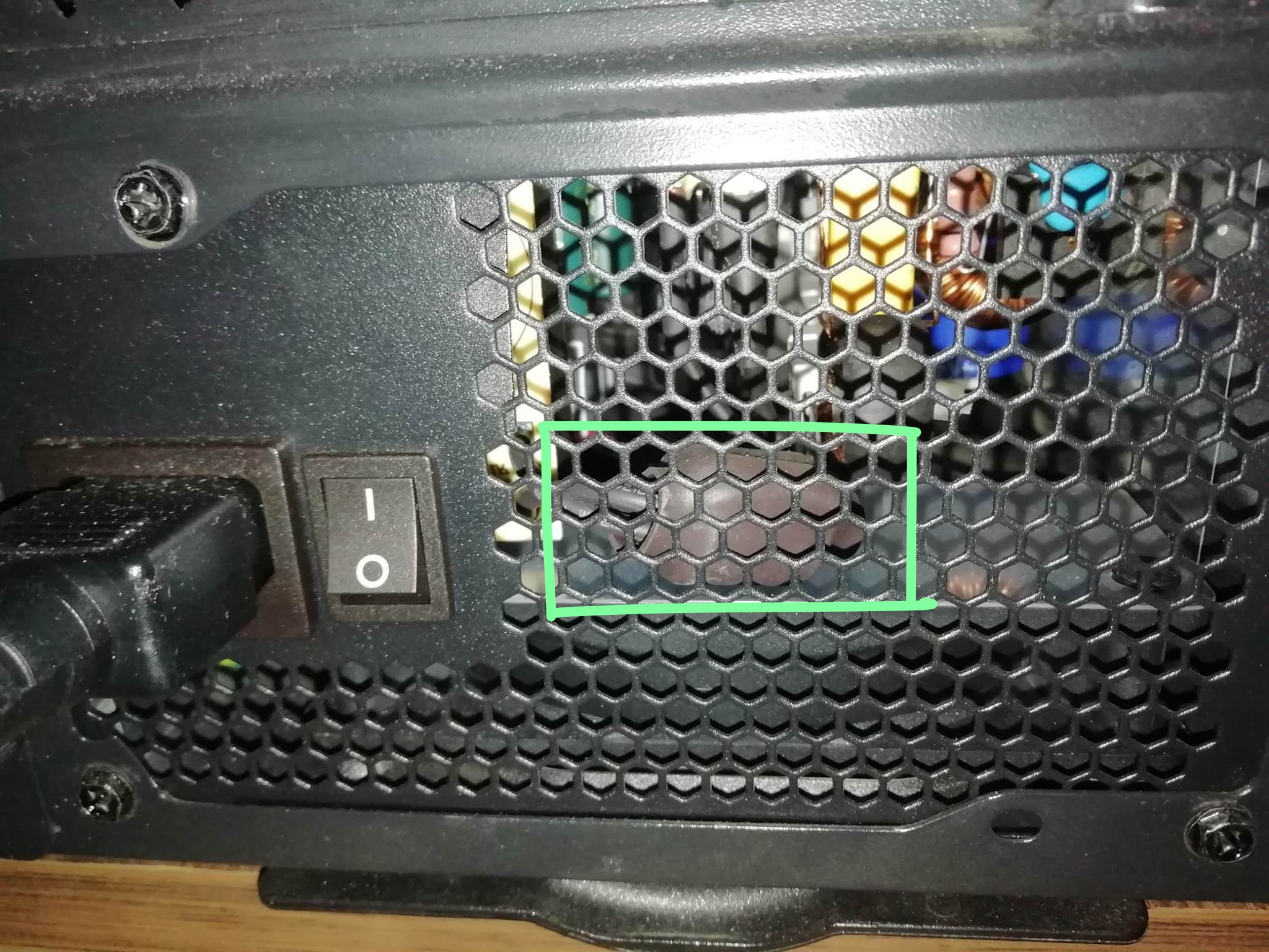 COUGAR STX-700 80+ .jpg