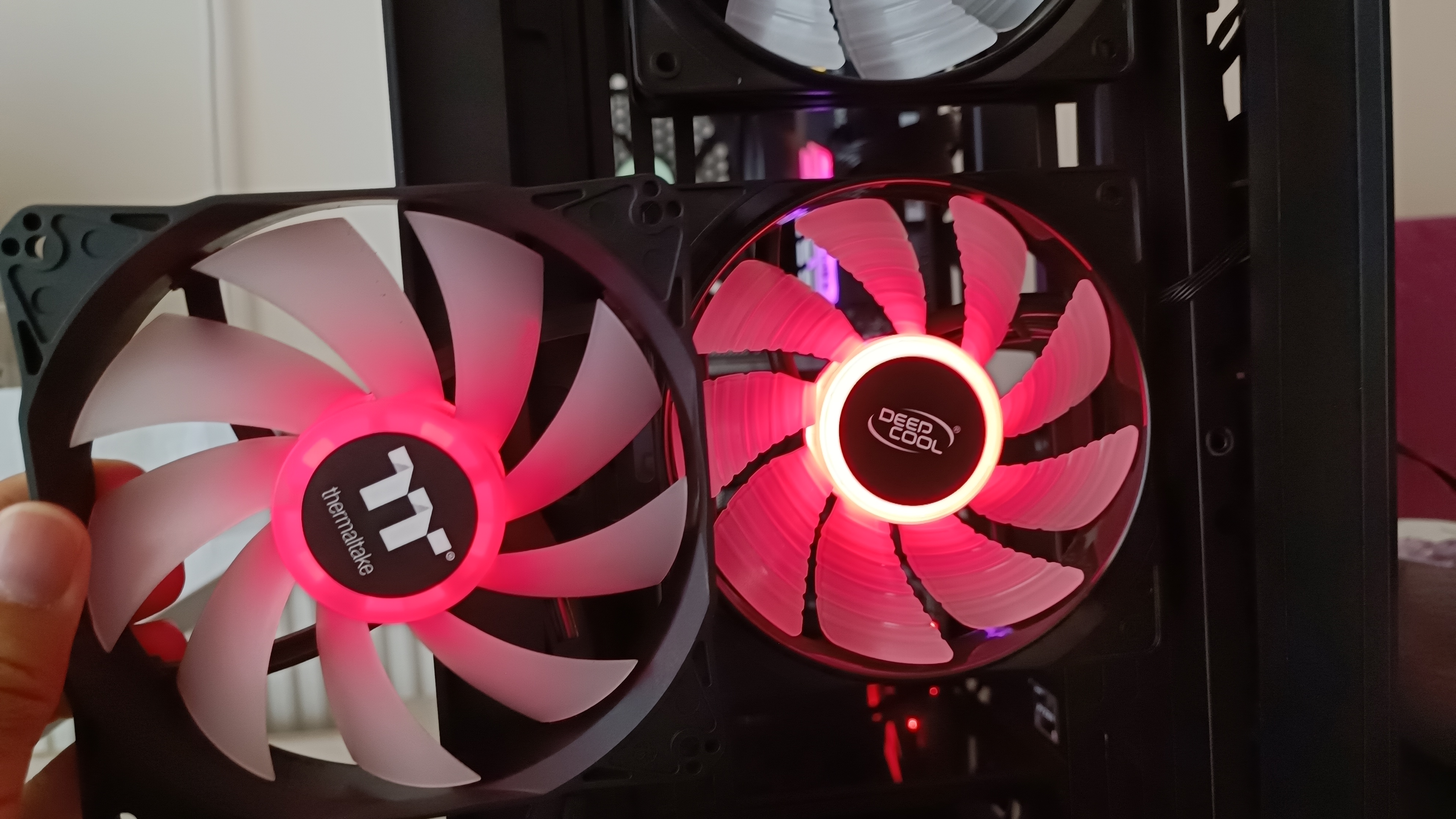 Fan_Thermaltake Pure 12_02.jpg