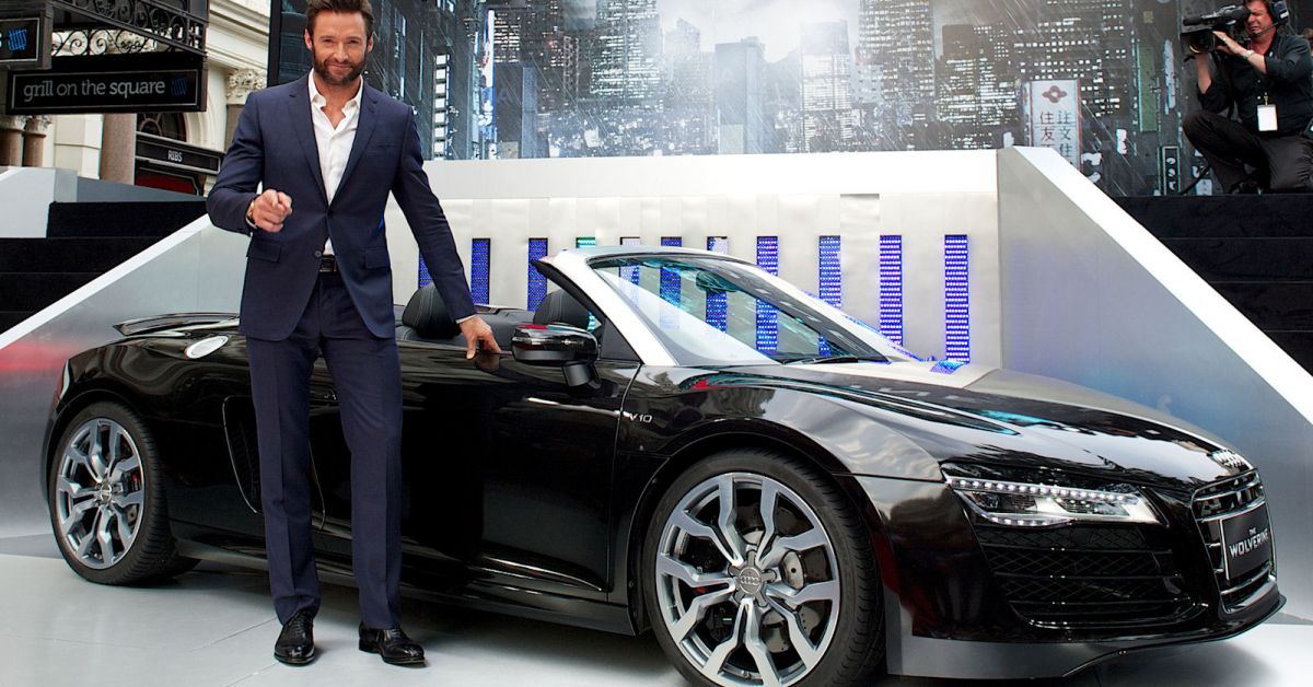 hugh-jackman-mit-dem-audi-r8-spyder-bei-filmpremiere-von-the-wolverine-0040716-1200x628.jpg