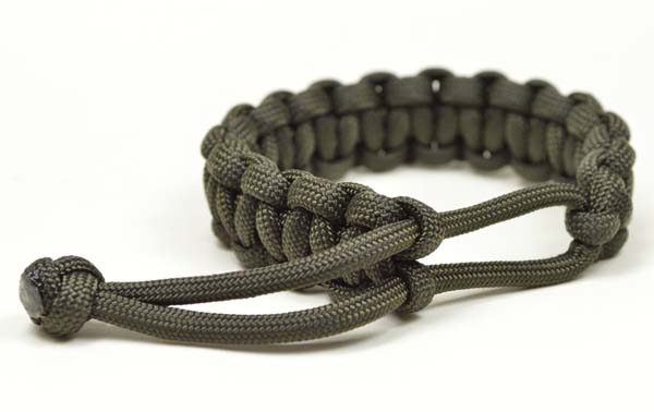 kalin-paracord-bileklik-nasil-yapilir.jpg