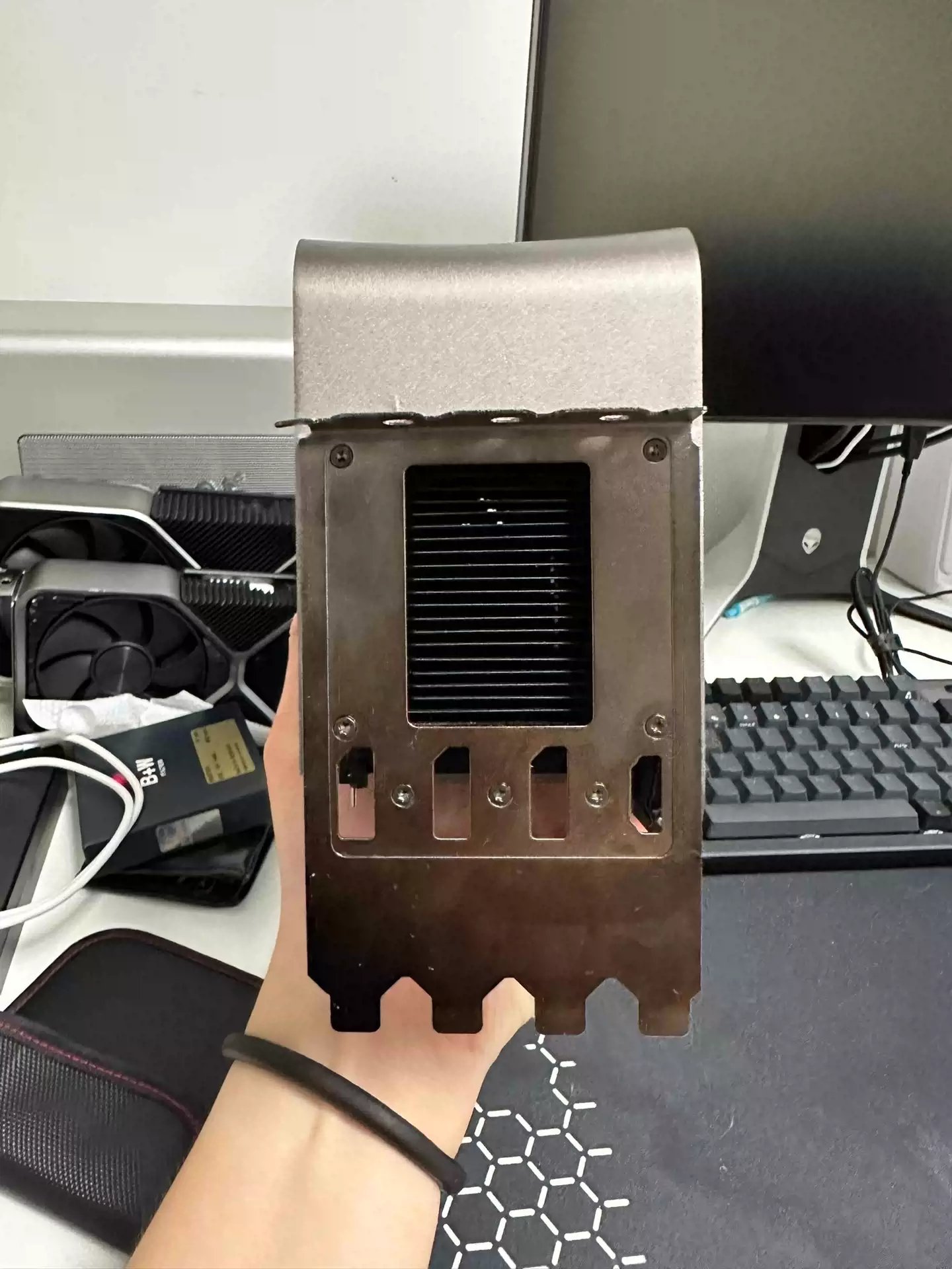 NVIDIA-RTX-40-TITAN-ADA-RTX4090TI-PROTOTYPE-COOLER-5.jpg