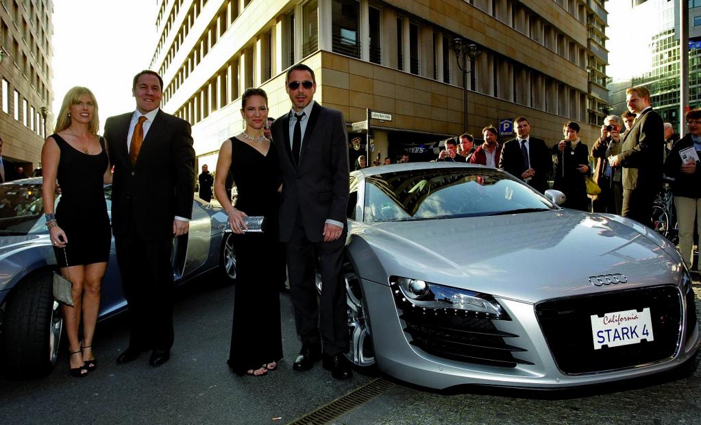 Robert-Downey-Jr.-f-hrt-im-Audi-R8-vor-ar_23931.jpg