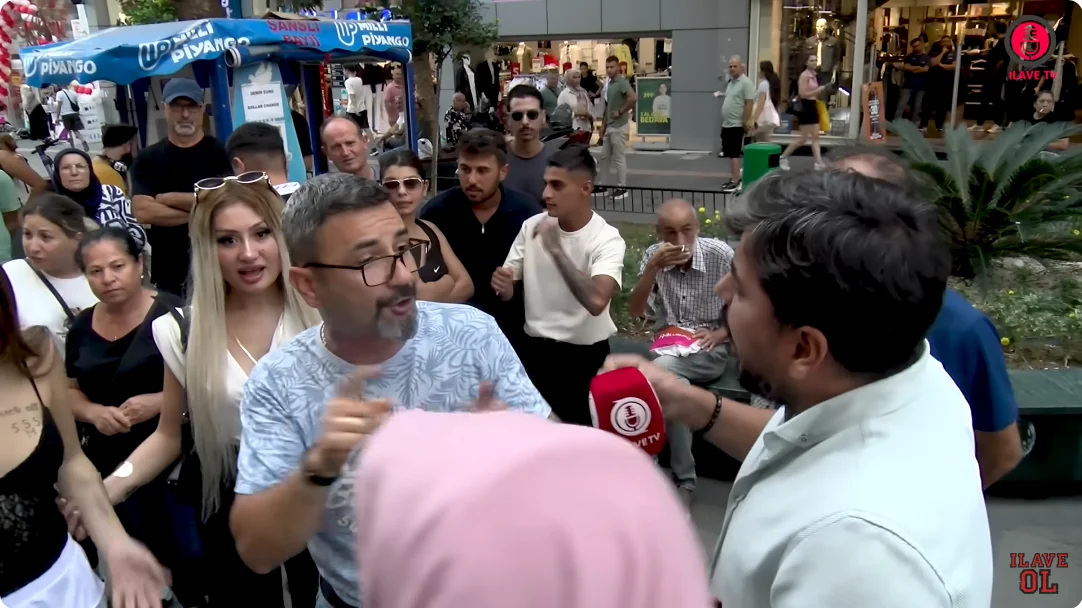 Screenshot 2025-10-14 at 12-39-48 Sonu Karakolda Biten Röportaj ! AKP'li Teyze Açık Giyinenle...webp