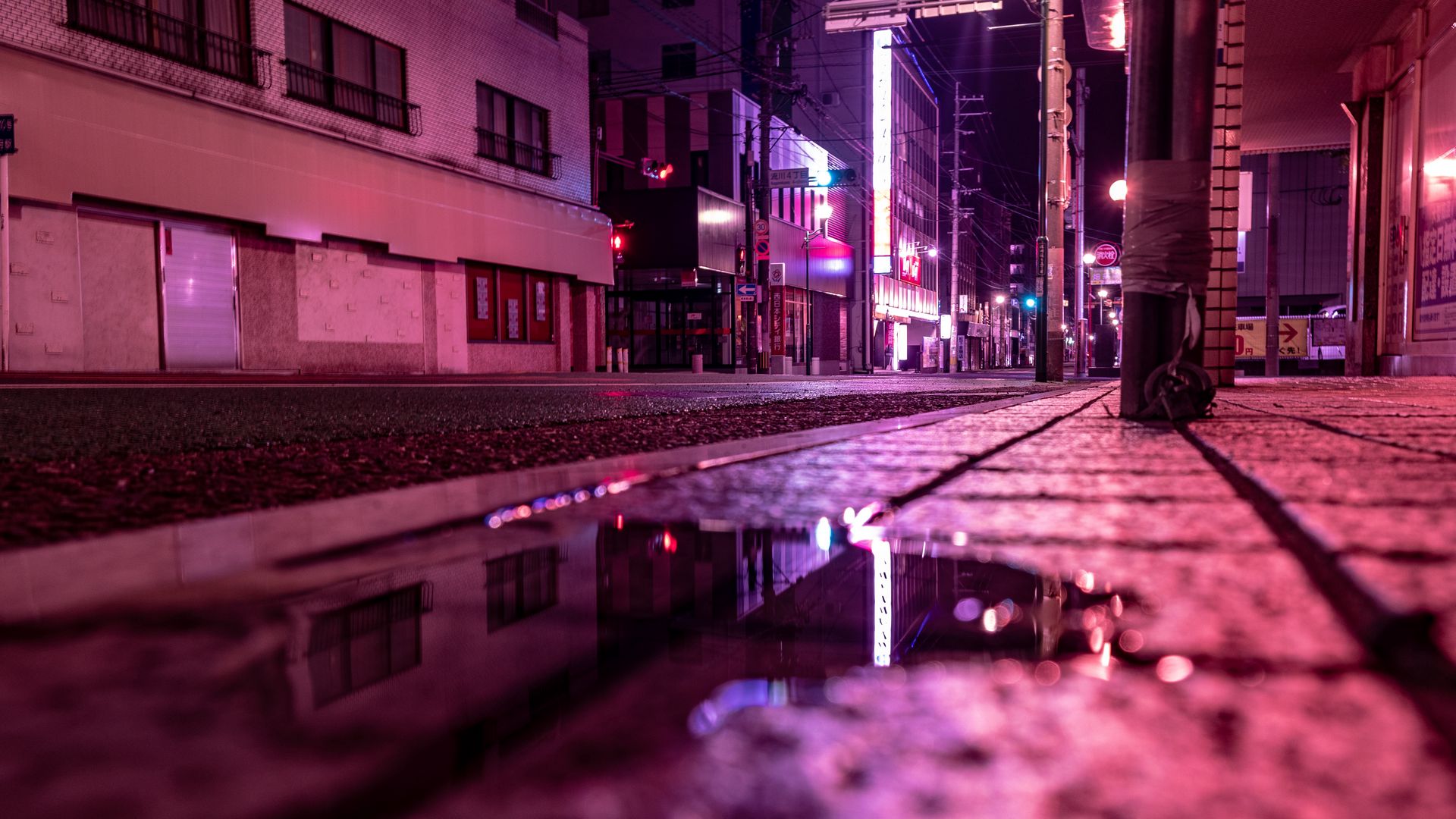 street_puddle_neon_145261_1920x1080.jpg